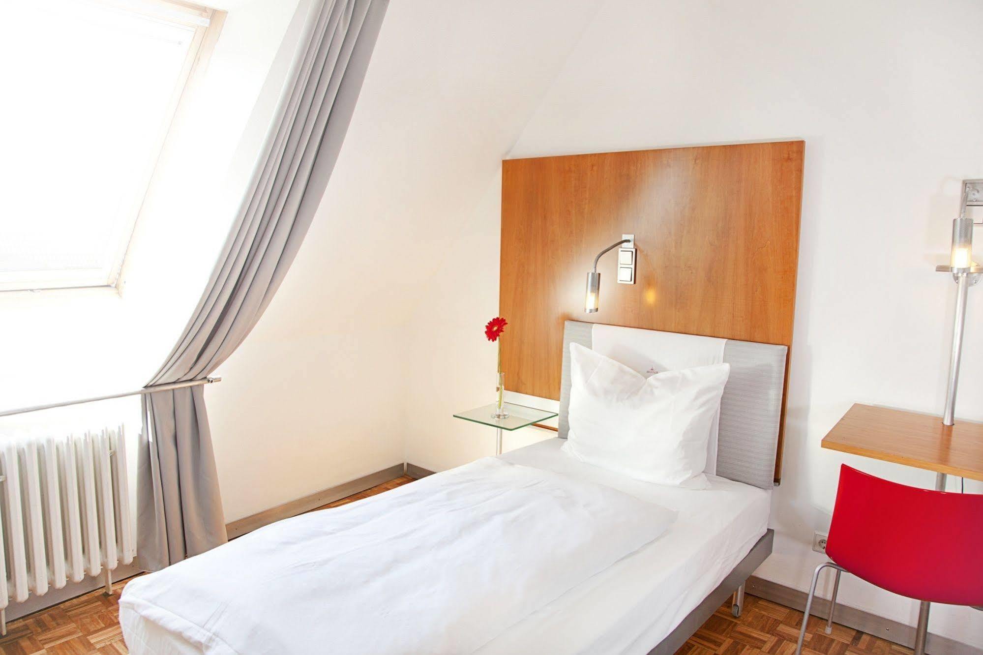Boutique Hotel 026 Koeln St. Michael Екстериор снимка